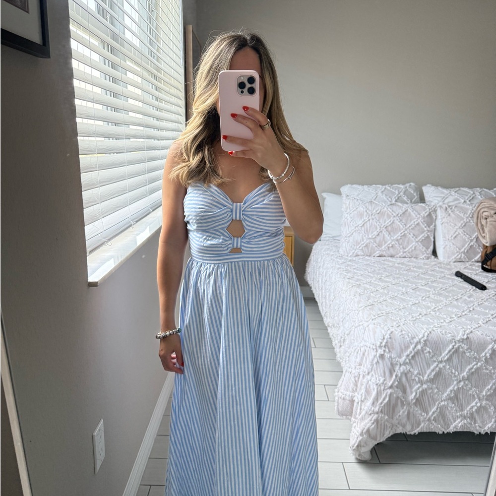 Aakaa Blue Sleeveless Sweetheart Maxi Sundress